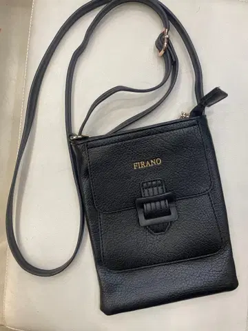 FIRANO 블랙 가죽 숄더백