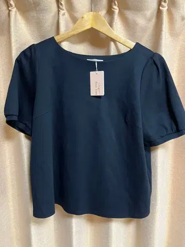 [새상품 택 포함] Rose Tiara 네이비 반팔 상의 42