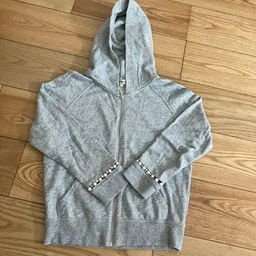 그레이 펄 장식 프론트 지퍼 후드티
