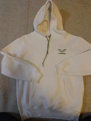 오로친유 후드티