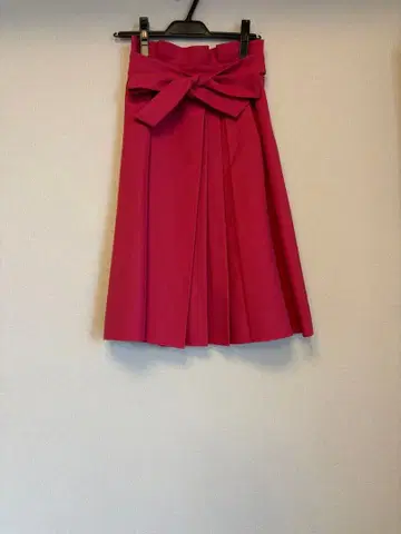 Swingle 리본 포함 핑크 플리츠 스커트