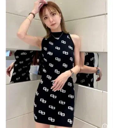 [ GYDA ] 슬리브리스 미니 원피스 블랙 로고 프린트