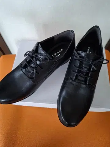 새상품 천연 가죽 레이스업 슈즈 SenaMoon 23.5 블랙