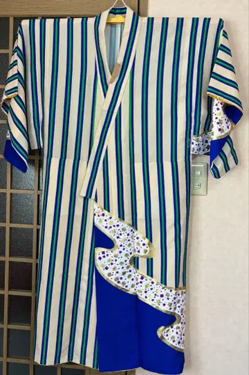 멋진 기모노 롱 자켓 눈에 띄는 패션