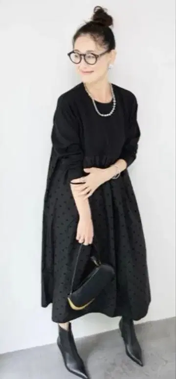 OTO.HA 플로키 도트 절개 원피스