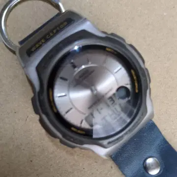 작동품. 데지아나 전파 손목시계 카라비너 포함 실버