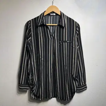 Lutique 블랙 앤 화이트 스트라이프 긴팔 셔츠