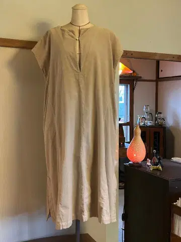 베이지 슬리브리스 롱 원피스