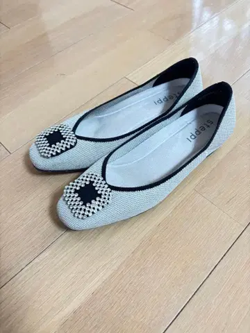 steppi 비쥬 디자인 플랫슈즈 24cm