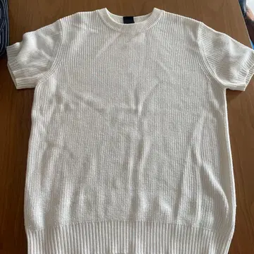 D/him 화이트 니트 스웨터 사이즈 44