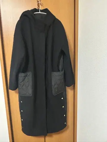 미사용 블랙 후드 부착 롱 코트