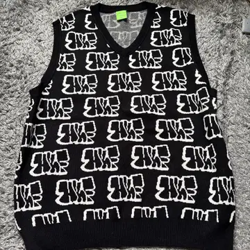 HUF V넥 베스트 M 블랙/화이트