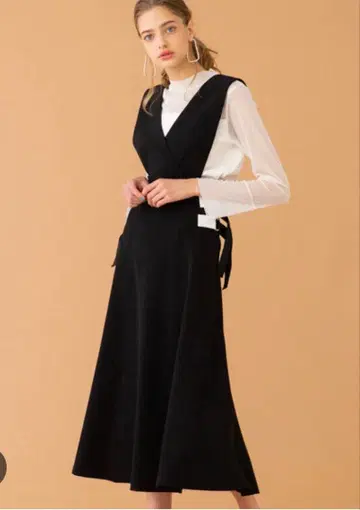 유나이티드 도쿄 레이어 점퍼 원피스