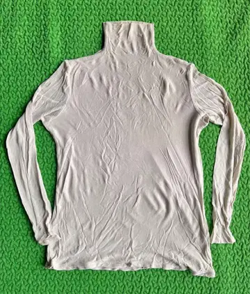 실크 100% 베이지 터틀넥 긴팔 다이코쿠야