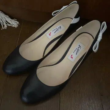 모토마치 키타무라 리본 모티브 펌프스 22.5 네이비