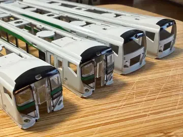 KATO E257계 정크 바디