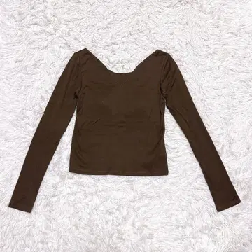 noble laubeblanc 하트넥 롱 T셔츠 브라운