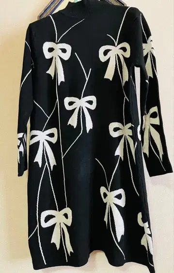 리본 무늬 니트 원피스