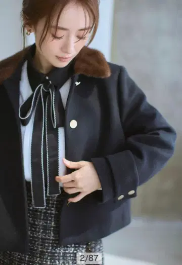 아푸와이저 리셰 스텐칼라 숏코트 블랙