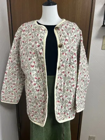 꽃무늬 노카라 퀼팅 자켓