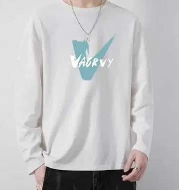 화이트 긴팔 티셔츠 그래픽 프린트