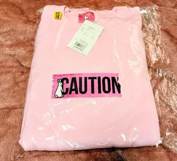 [ 새상품 ] FR2매 CAUTION 속기모 맨투맨 라이트핑크