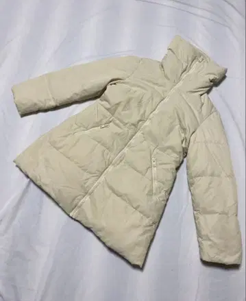 DKNY 다운 자켓 사이즈 4 (L) 화이트 베이지