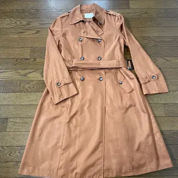 Cara 베이지 트렌치코트 카라 디노스