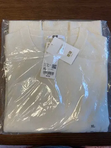 유니클로 화이트 터틀넥 캐시미어 스웨터 XL