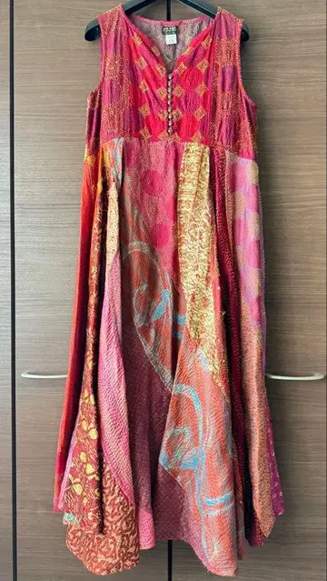 [ 한정판 판매 ] MALAIKA 구두리 자수 실크 원피스