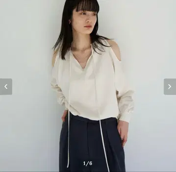 quui 2way gather blouse