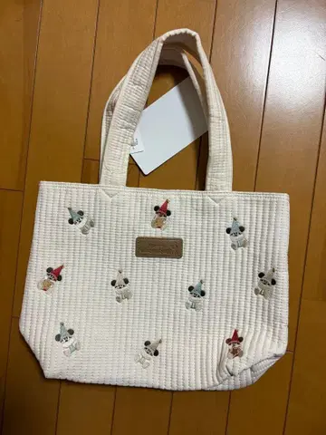 자수 장식 화이트백 린린 토트백