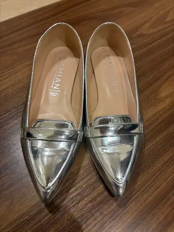 마미안 메탈 실버 플랫슈즈