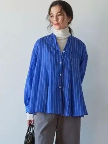 결론 시리즈 밀피유 플레어 블라우스 블루 스트라이프