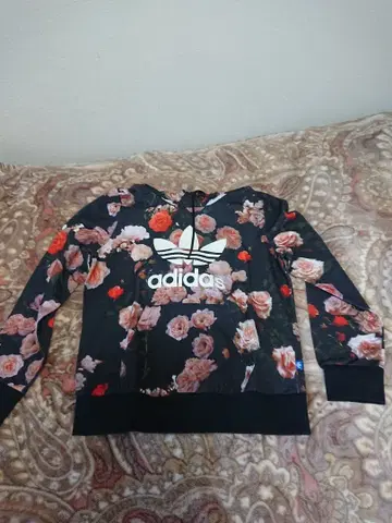 adidas 플라워 프린트 후드티