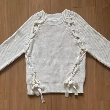 질스튜어트 JILLSTUART 화이트 니트 스웨터