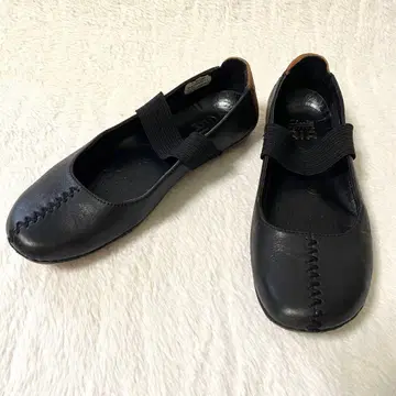 새상품급 클락스 플랫슈즈 천연 가죽 가죽 블랙 밴딩 스트랩 23.5