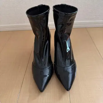 블랙 숏부츠 버쉬카