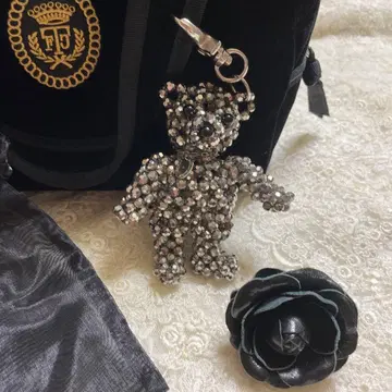 페리체토와코 가죽 까멜리아 스크런치와 프랑스제 비즈 테디베어 세트