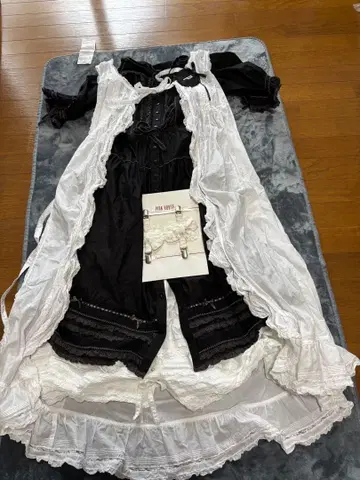 핑크하우스 블랙 원피스 화이트 롱베스트 화이트 롤업 블랙 와펜