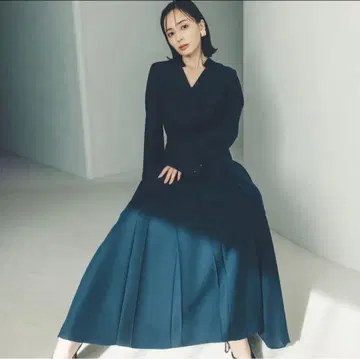 [ 미사용 새상품 ] anuans 더블 새틴 노카라 턱 원피스 네이비 S