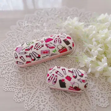 귀여운 프린트 패턴의 안경 케이스와 미니 액세서리 케이스 세트