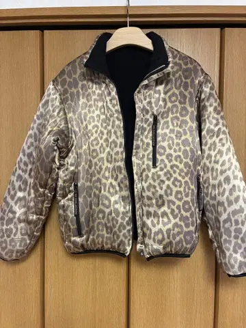 이타리야 레오파드 무늬 집업 자켓 2way