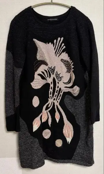 꽃무늬 자수 긴팔 니트 드레스 블랙 그레이