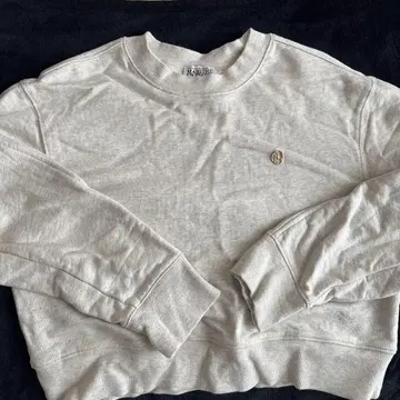 마리떼 프랑소와 저버드 크롭 맨투맨