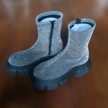 실버 글리터 사이드 지퍼 부츠