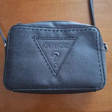 GUESS 블랙백 조정 가능 스트랩