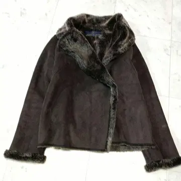 LOUNIE by LOUNIE 루니 무스탕 코트 38