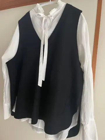 ESTROISLOSE 압축 니트 베스트