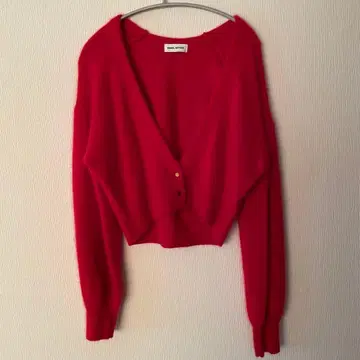 EMMEL REFINES 숏 기장 니트